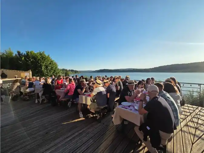 Convives aux Épicuriades